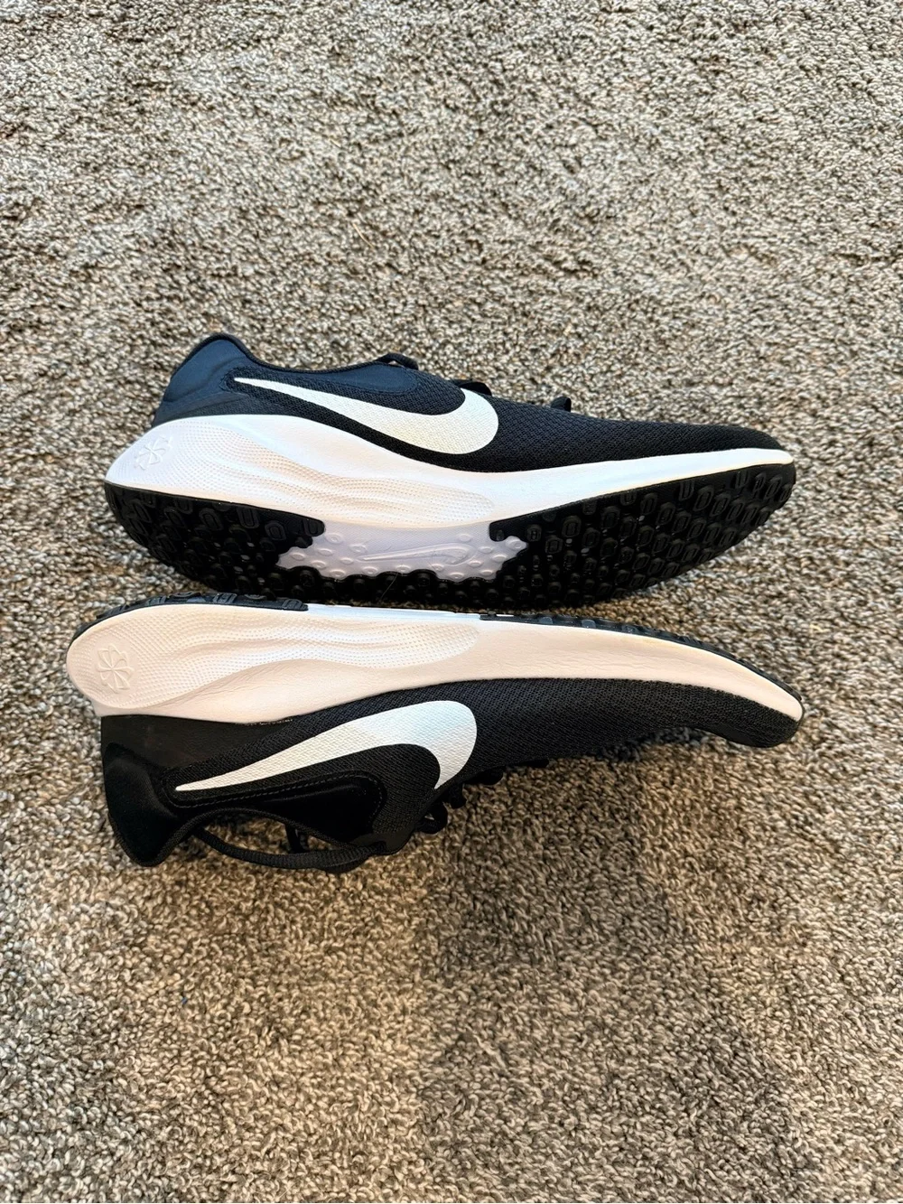 NEW - Size 11M/12.5W - Nike Revolution 7 Black White Running Shoes - FB2207-001